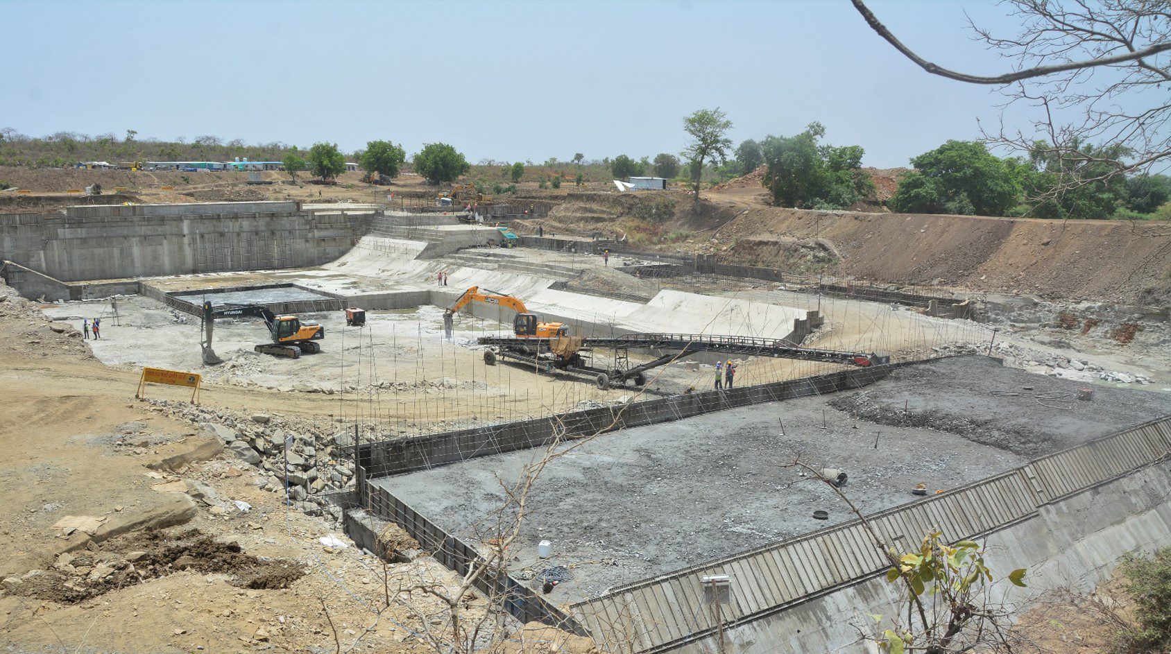 Concrete-Dam-Construction-Banda