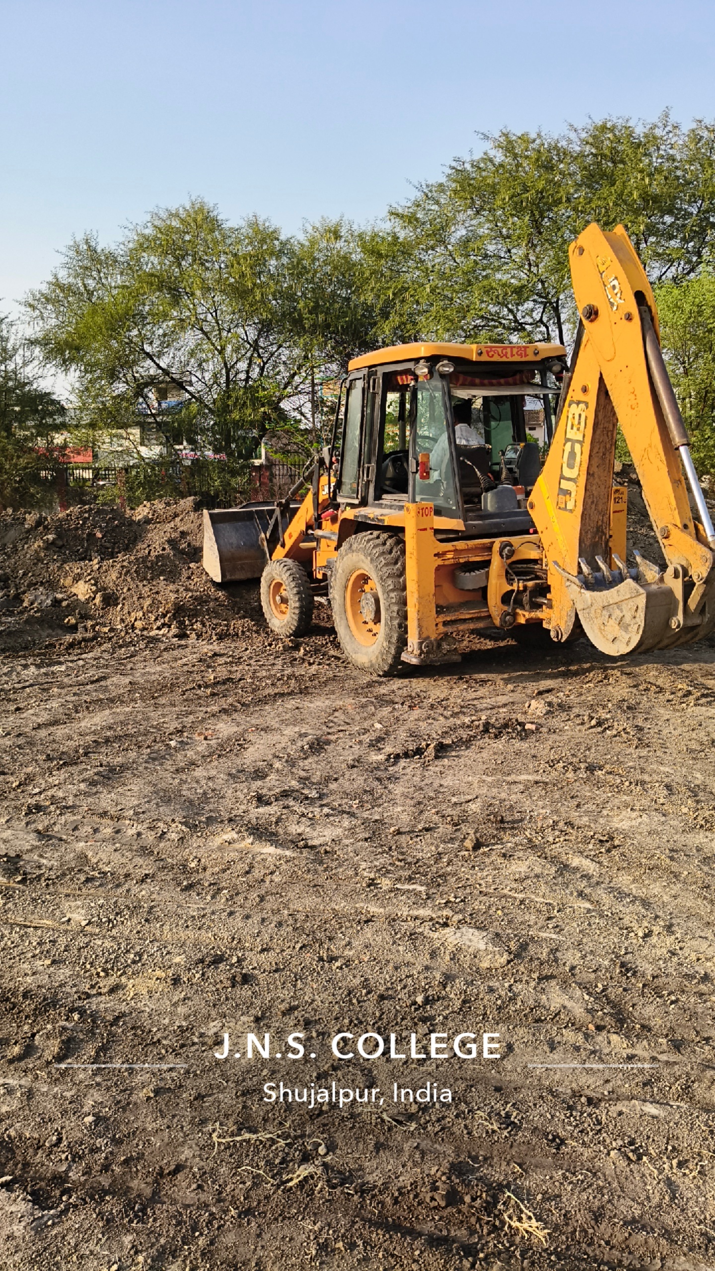Jcb work with tractor trali 