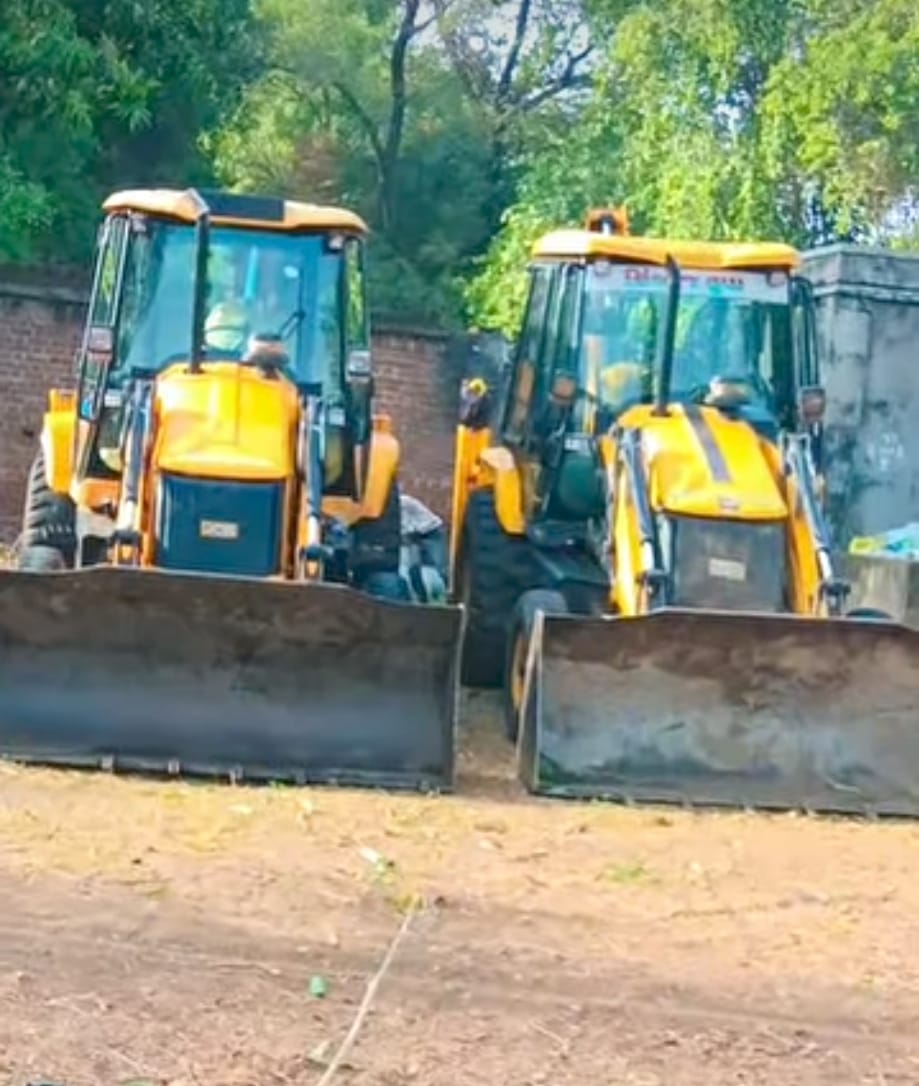Backho loader