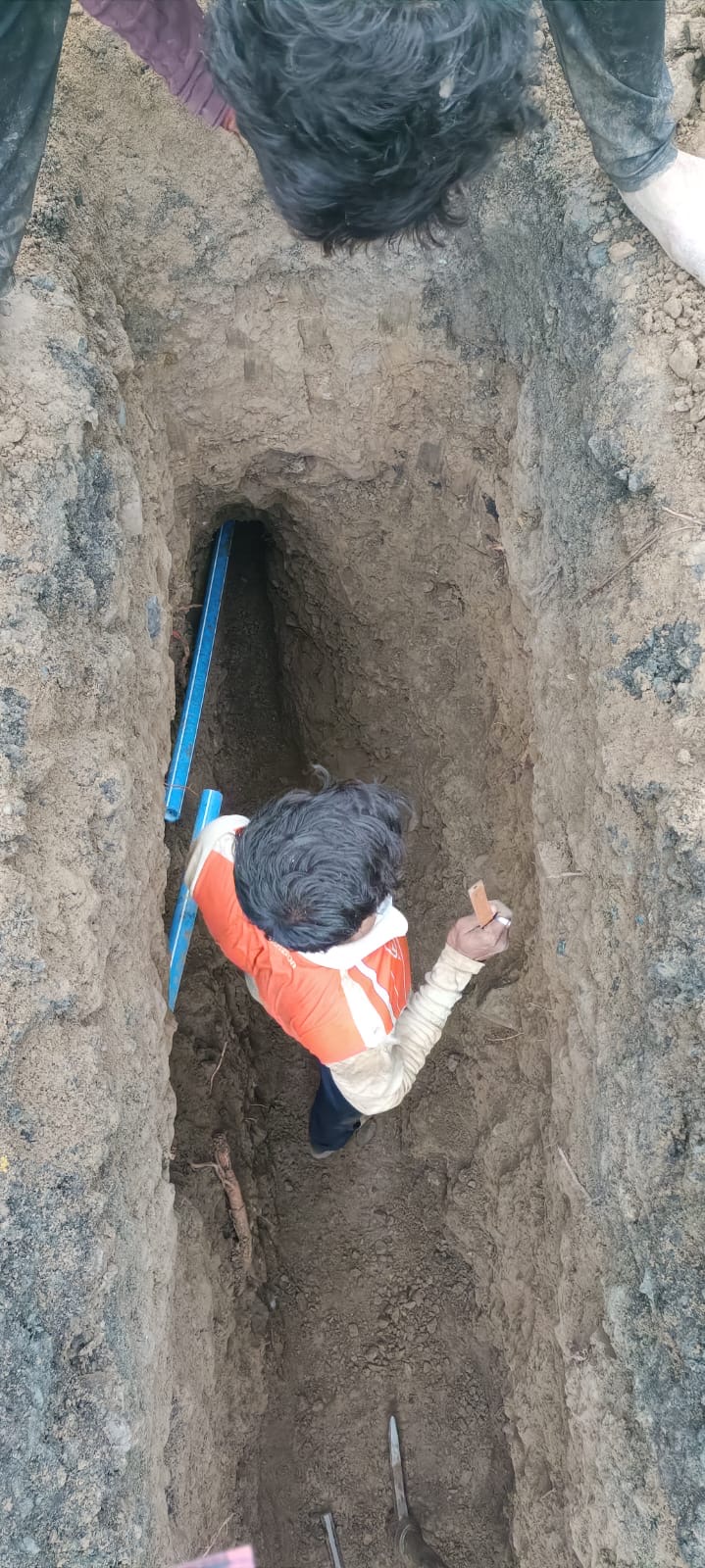 Manual trench 