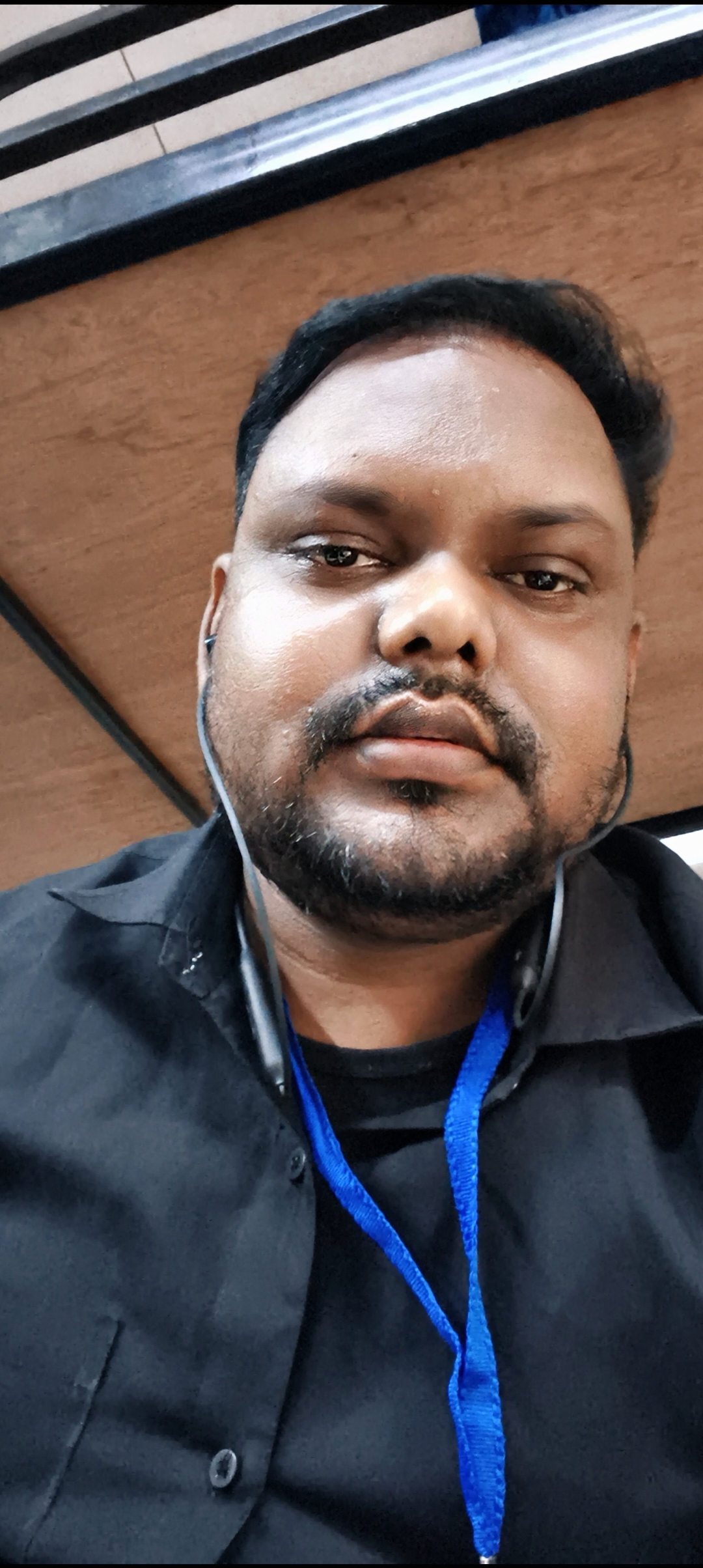 मैं एक labour कॉन्ट्रैक्टर हूं manPower सफलाए हूं 
